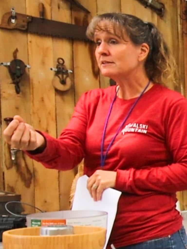 Barbra-Sue teaching at a homestead festival