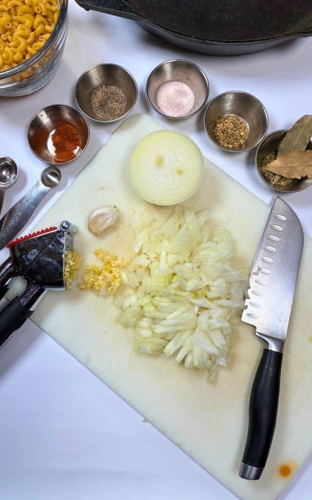 chopped onions and minced onions